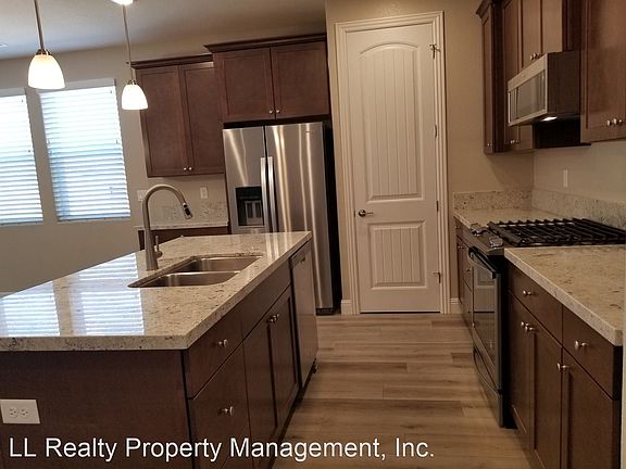 4th image of 955 Los Alamitos
