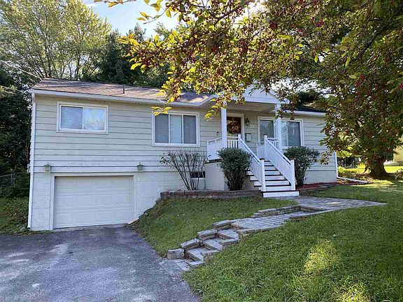 3rd image of 135 Leroy St