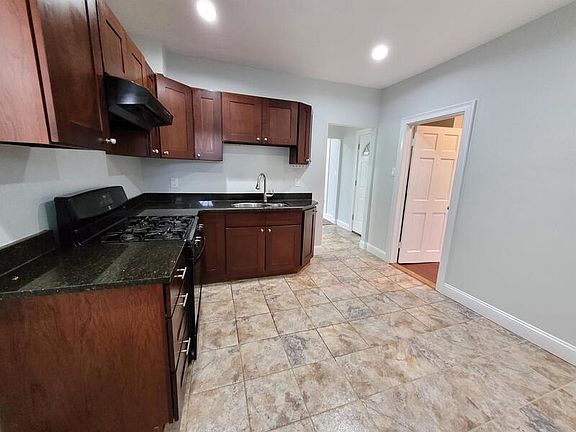 2nd image of 42 Fenton St Floor 3