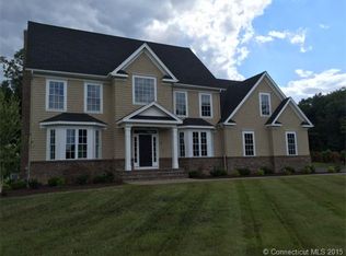 5 Country Club Dr, Farmington, CT 06032
