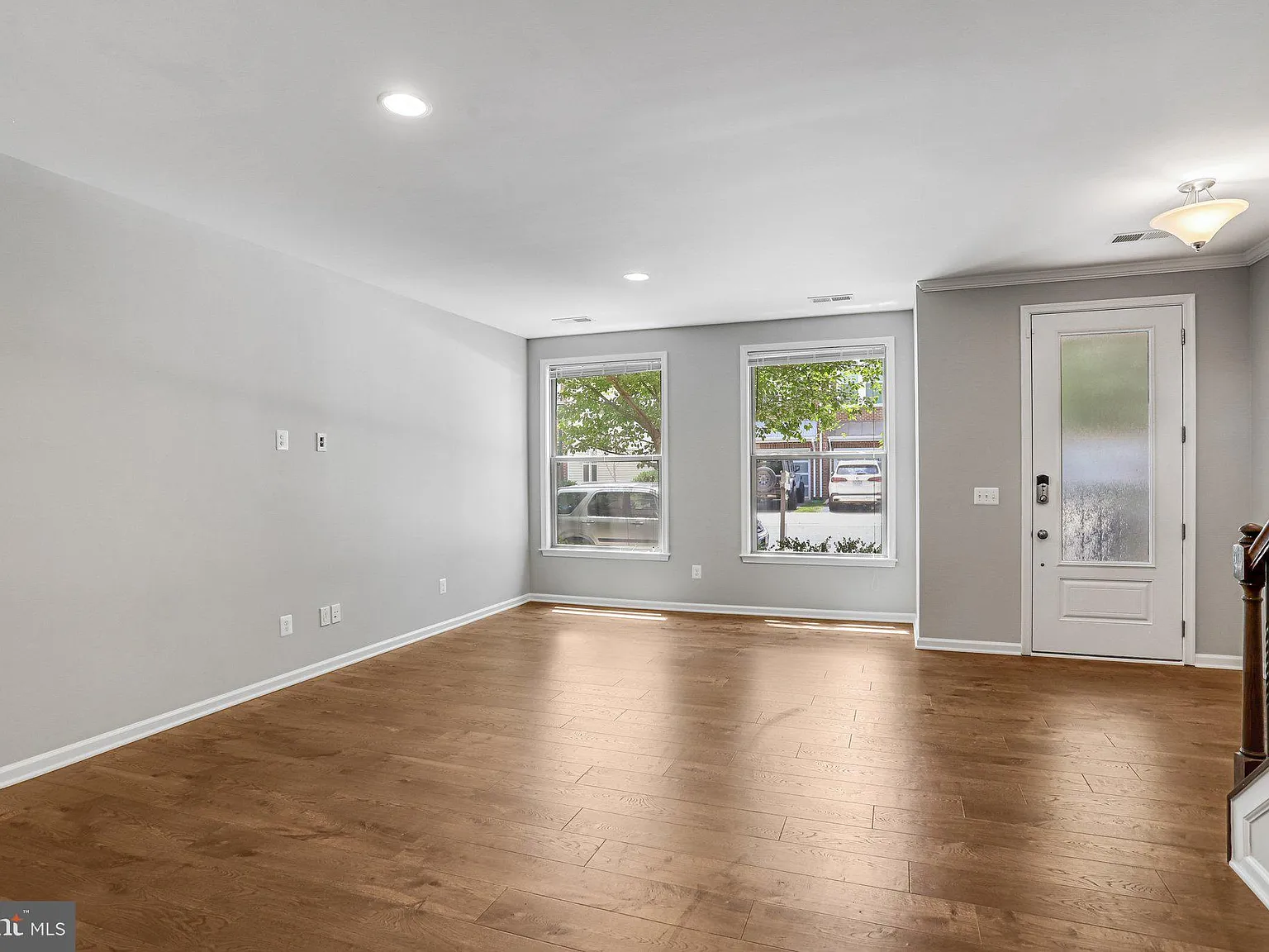 3 bed, 3.5 bath, 2620 sqft, $3,375 — Photo 4