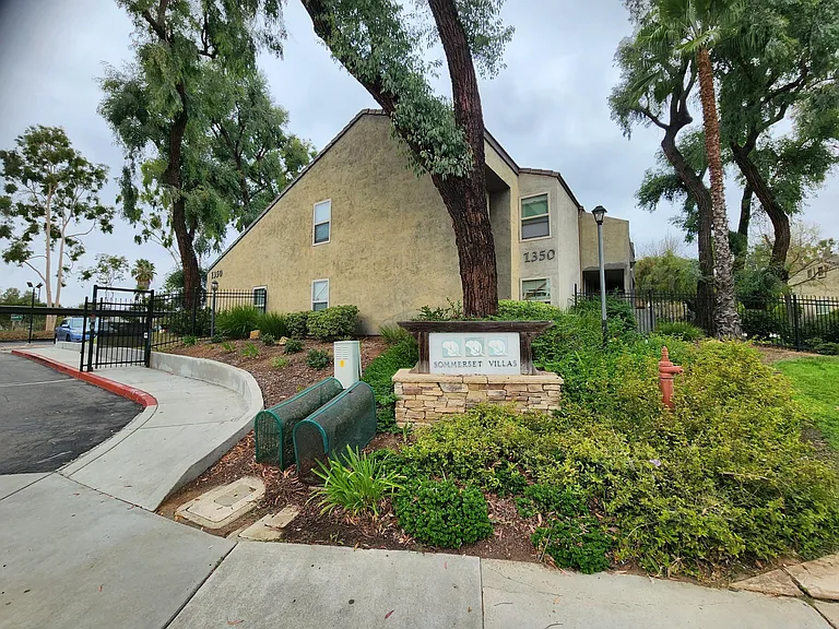 1350 N Escondido Blvd N #18 — Photo 37