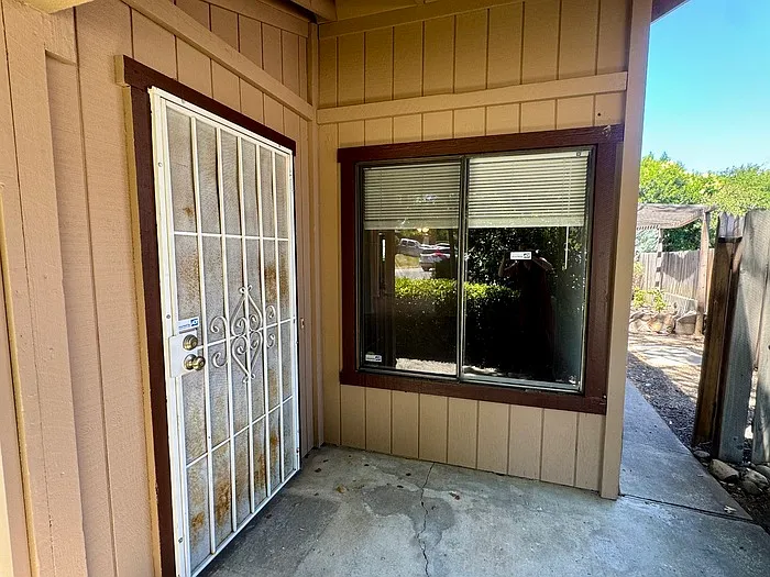 5943 Moss Creek Cir — Photo 3