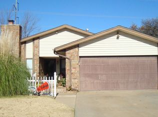 9713 Willow Wind Dr, Midwest City, OK 73130
