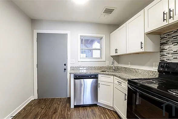 891 North Ave #7 — Photo 4