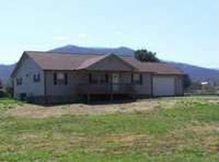 3284 Cosby Creek Rd, Cosby, TN 37722