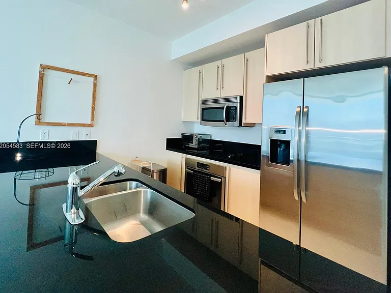 1111 SW 1st Ave #3121 — Photo 7