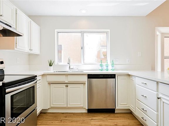 4th image of 9012 Litchfield Ave