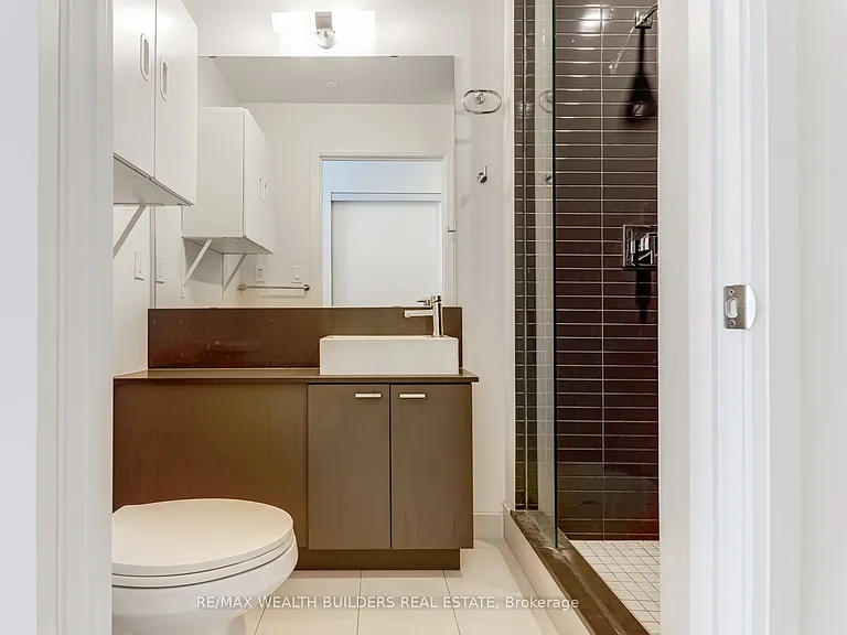 576 Front St W #1211E — Photo 17