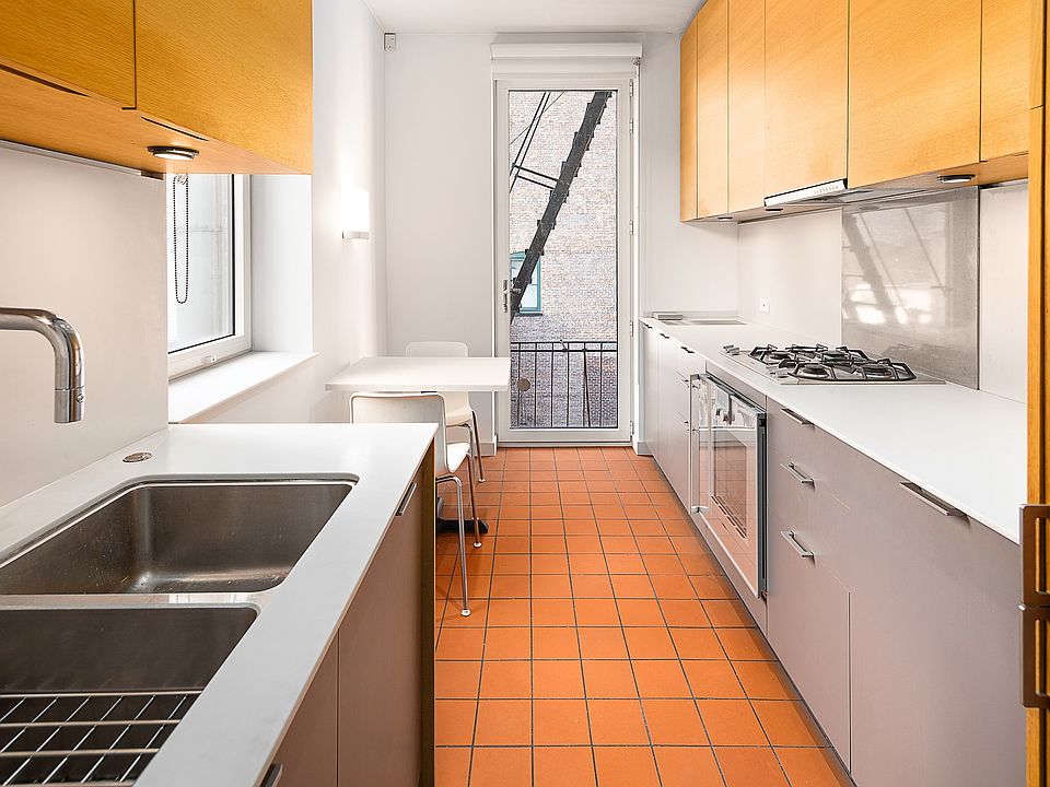 1st image of 106 Lexington Ave APT 6