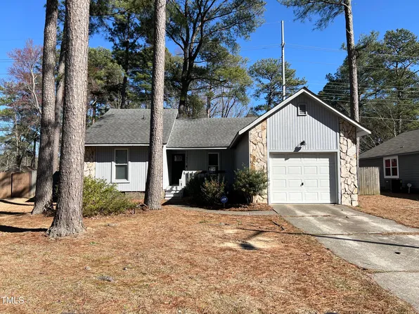 435 Offing Dr, Fayetteville, NC 28314