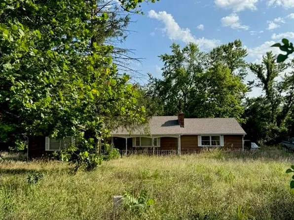 23175 Woodruff Rd, Weston, MO 64098