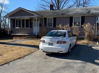 82 Sunset Ave, North Providence, RI 02911