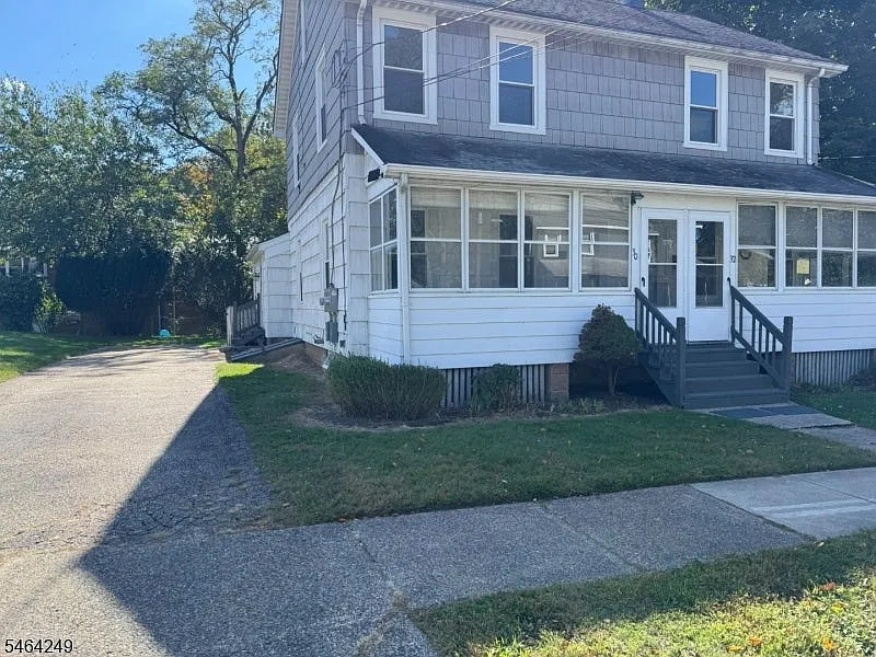 2 bed, $3,000 — Photo 1