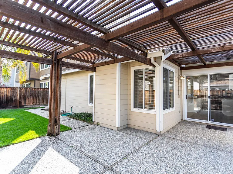 1040 Dellwood Ct — Photo 15