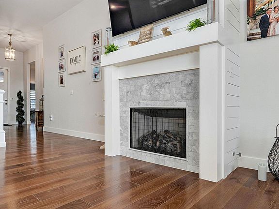 4th image of 267 S Pebble Beach Avenue