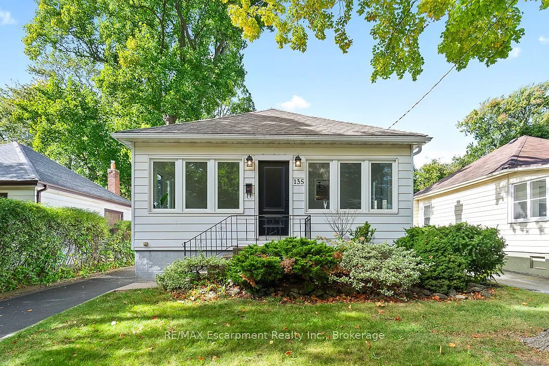 4 bed, $3,400 — Photo 1