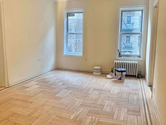 3rd image of 520 W 218th St #2FF