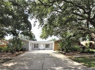 2309 Saint Charles Dr, Clearwater, FL 33764