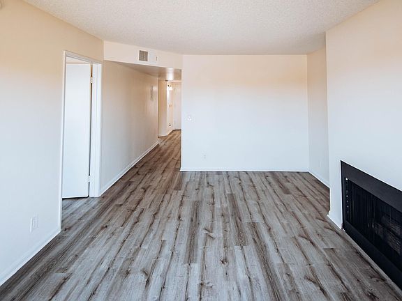 5th image of 2725 Abbot Kinney Blvd #208