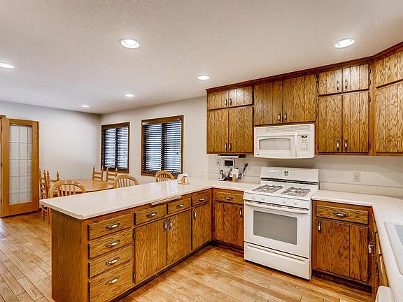 3rd image of 5190 Hemlock Ln N