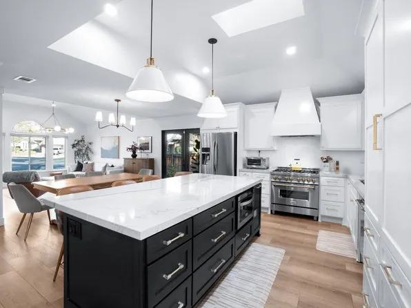 1395 Cloverdale Cir, Roseville, CA 95661