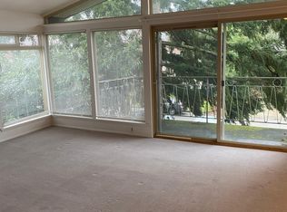 2610 44th Ave SW APT 201, Seattle, WA 98116