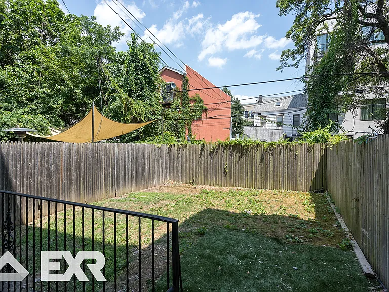 9 Hunterfly Pl #1F — Photo 13