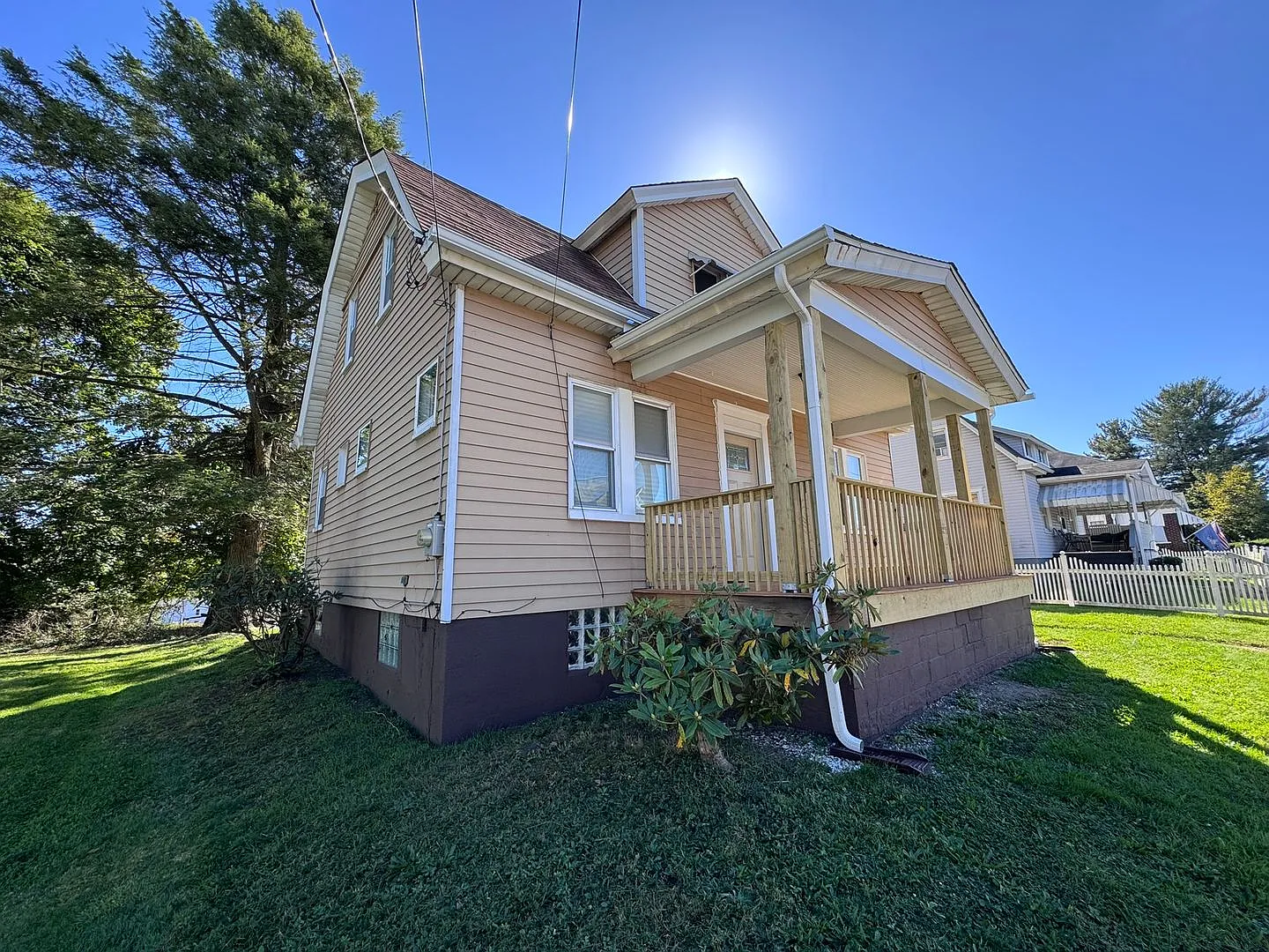 Fully Updated 3-Bed 1-Bath House w/ Flat Yard — Photo 3