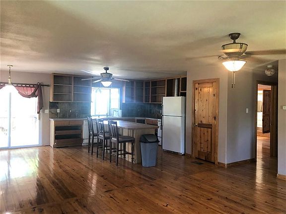 5th image of 3615 Peninsular Dr #C