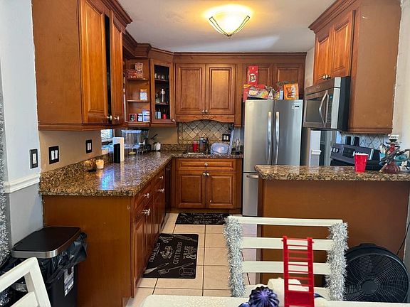 5th image of 625 NW 21st Street