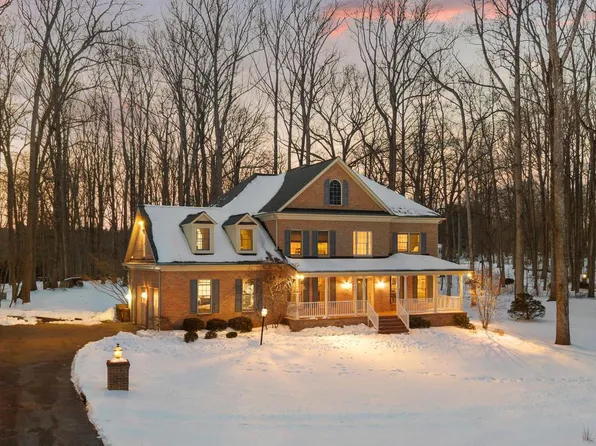 6 Middle Woods Ct, Parkton, MD 21120