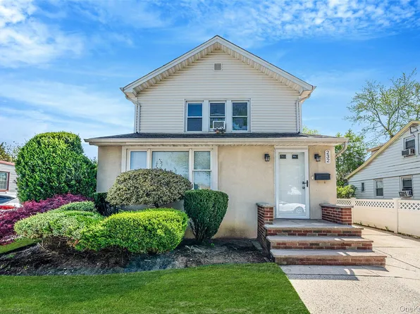 232 Waldorf Avenue, Elmont, NY 11003