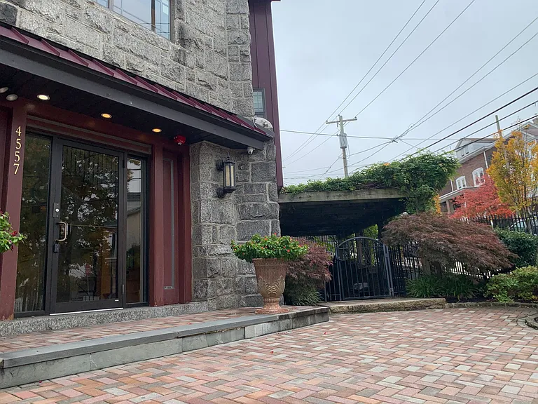 4557 Manayunk Ave — Photo 3