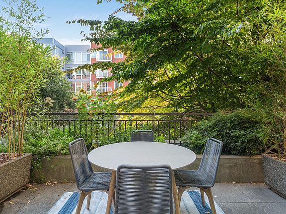 5th image of 1610 Belmont Ave APT 208