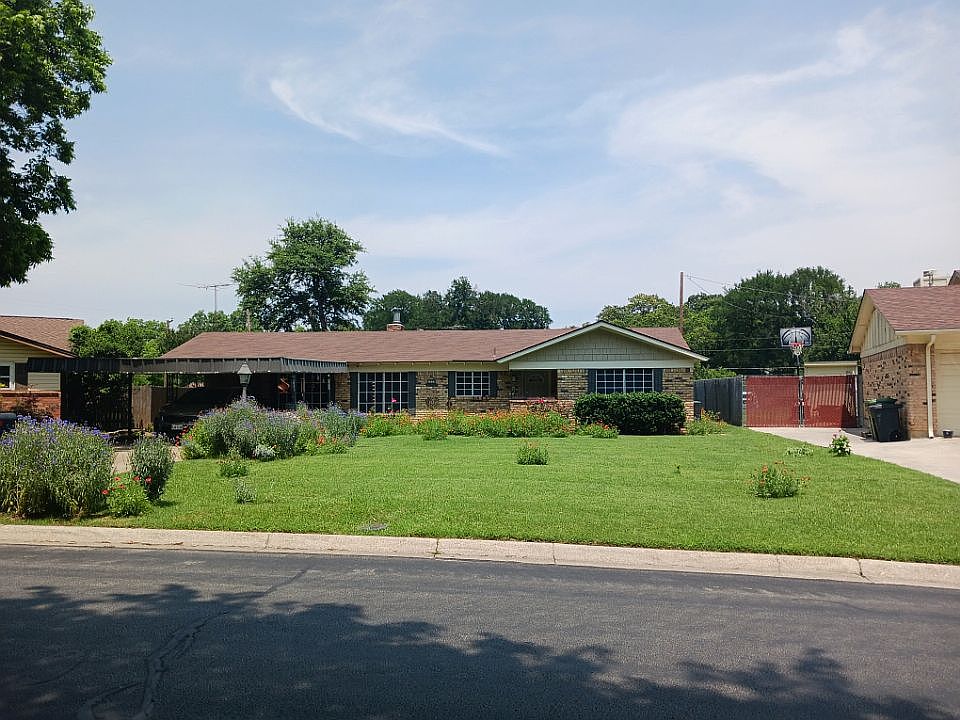 1st image of 1028 Barbara Ann Dr