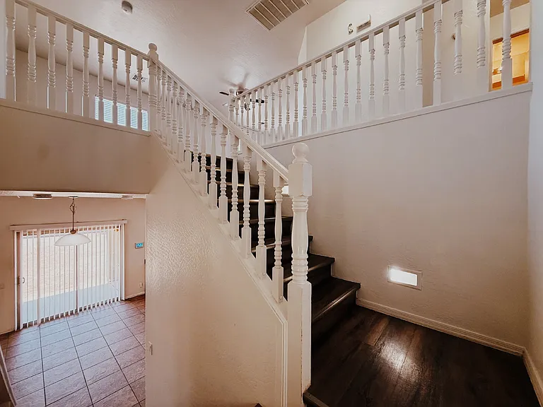 906 S 118th Ln — Photo 12