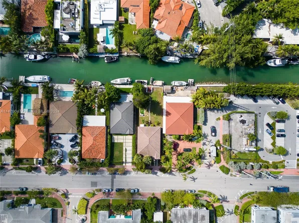 8080 Hawthorne Ave, Miami Beach, FL 33141
