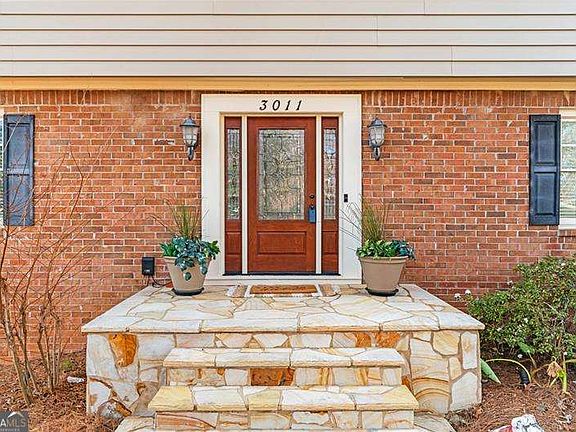 4th image of 3011 Castleton Way