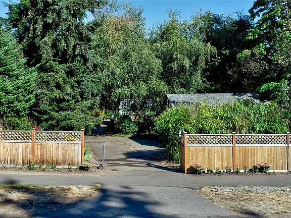 3rd image of 13326 20th Ave NE
