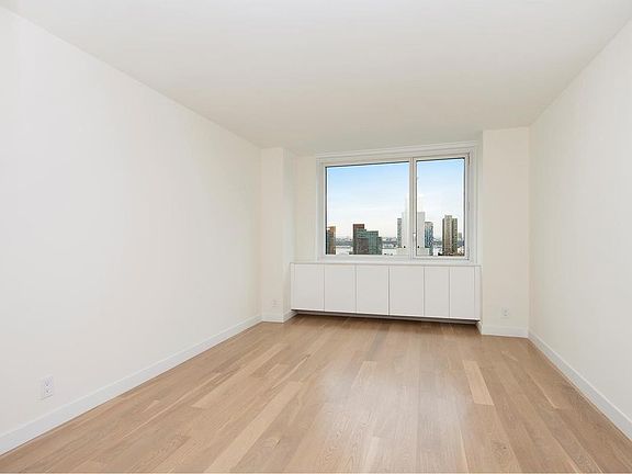 5th image of 301 W 53rd St APT 21E