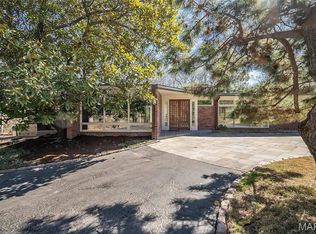 34 Dromara Rd, Saint Louis, MO 63124