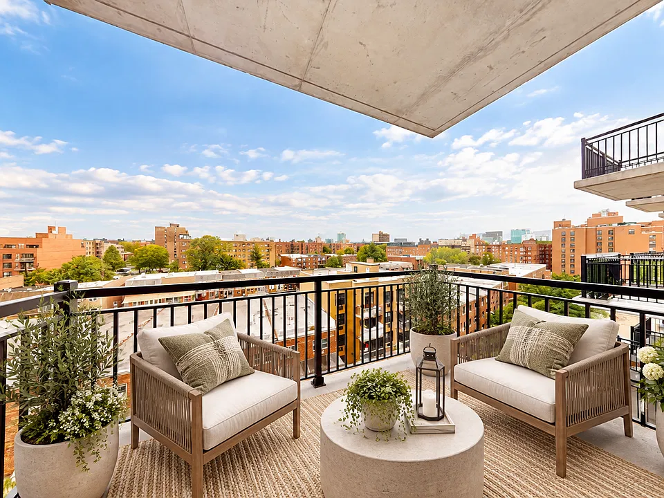 14474 Northern Blvd #8A