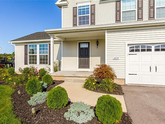 4th image of 1839 Halesworth Ln