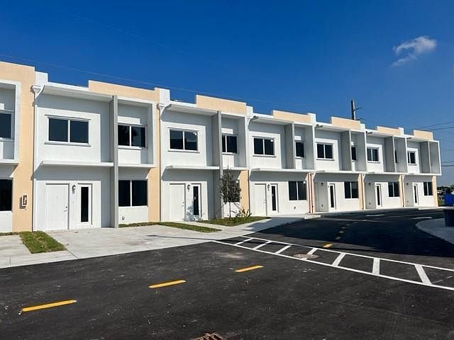1st image of 24600 SW 129th Avenue #5