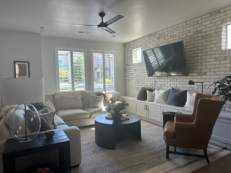 4423 E Parkcenter Blvd — Photo 8