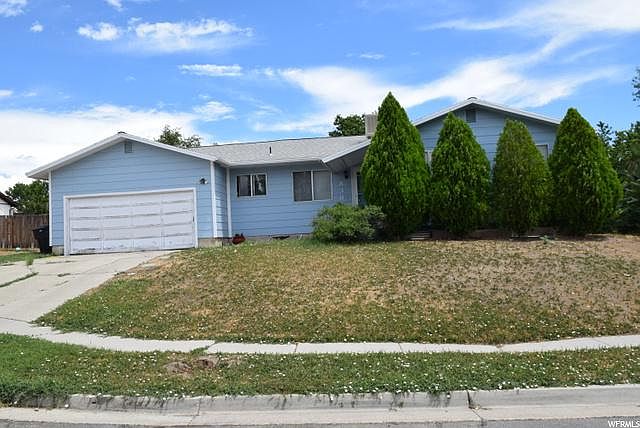 2nd image of 838 Blarney Cir