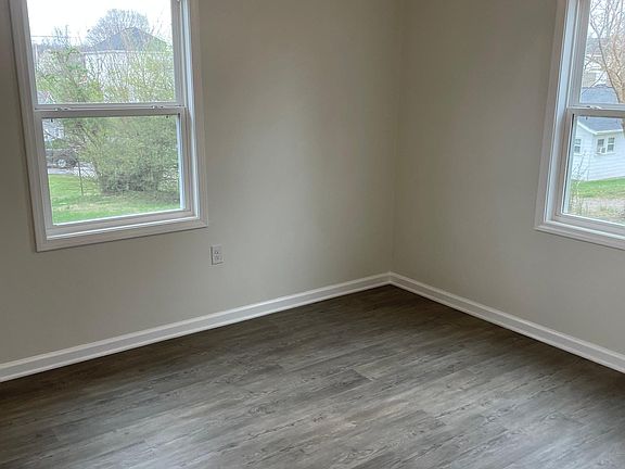 3rd image of 2049 Kenwood Blvd SE #B