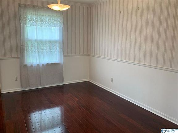 4th image of 6413 Deramus Ave NW