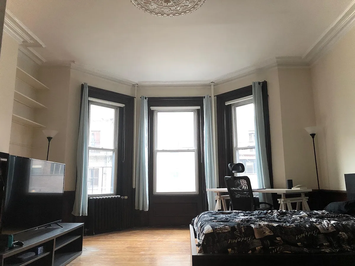 Building Photo - 307 Beacon St #2